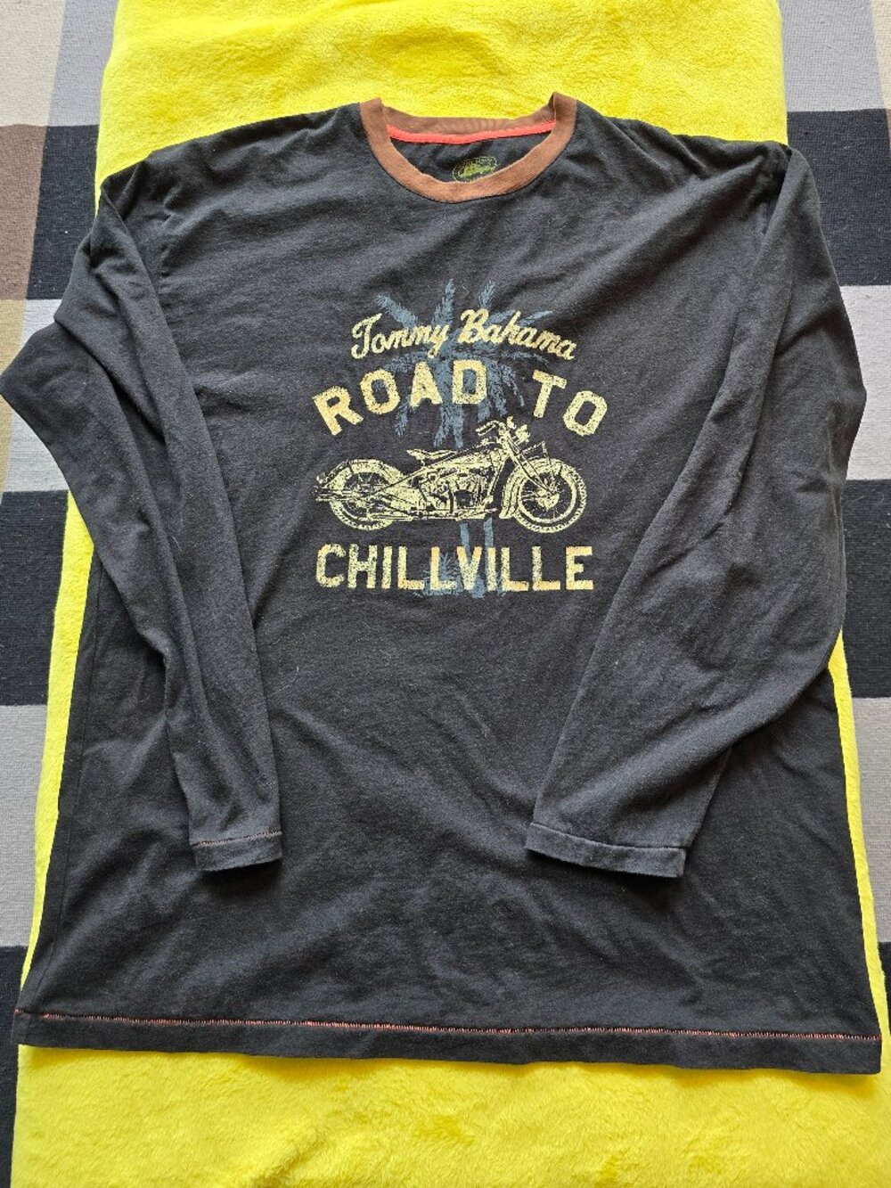 Tommy Bahama Relax "Road to Chillville" longsleeve T shirt large